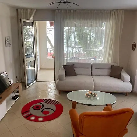 Apartment By The Sea *