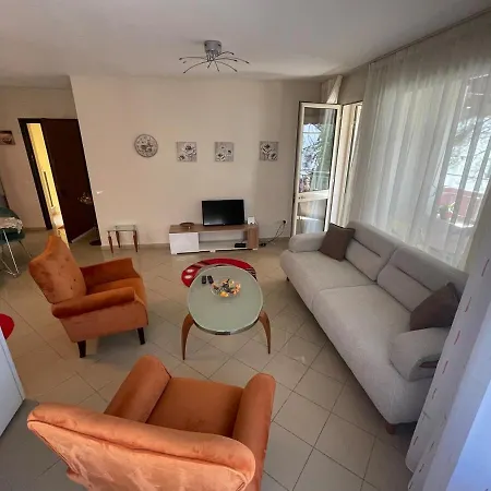 Apartment By The Sea Golem (Tirana)