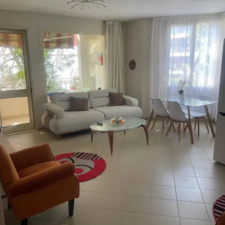 By The Sea Apartment Golem (Tirana)