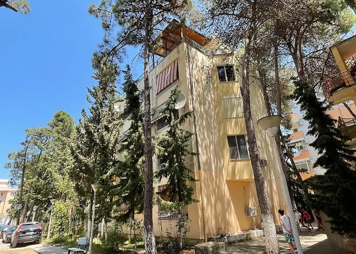 By The Sea غوليم