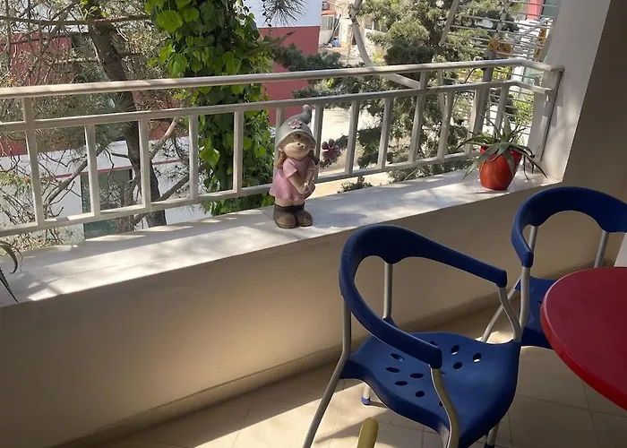 By The Sea غوليم